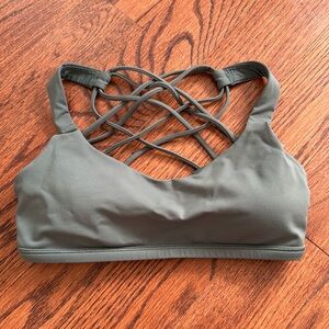 Lululemon Free to Be wild Bra